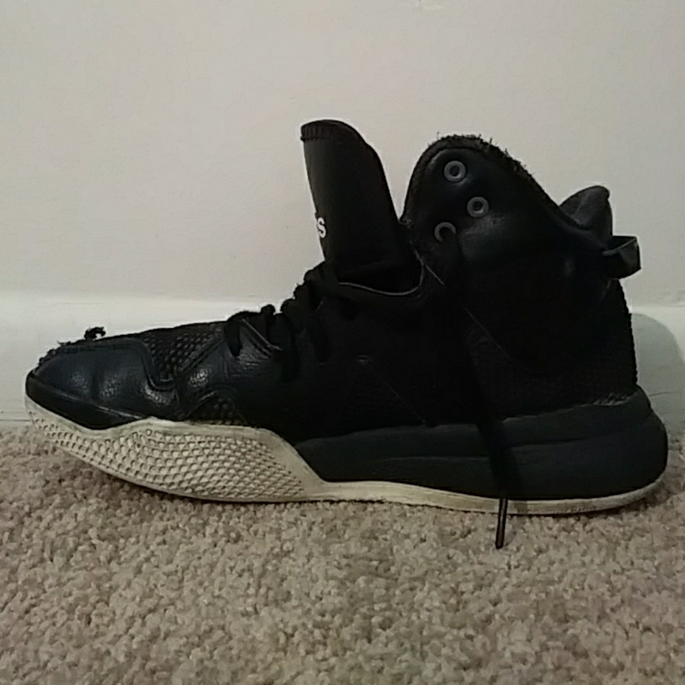 Size 6 Adidas Shoe